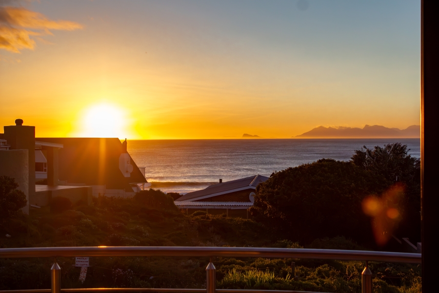 3 Bedroom Property for Sale in De Kelders Western Cape